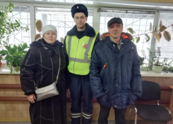 Воронежские инспекторы ДПС спасли мужчину с провалами в памяти 