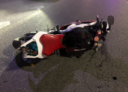 Байкер влетел в иномарку на Московском проспекте в Воронеже