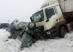 Опубликованы жуткие снимки с места смертельного ДТП под Воронежем