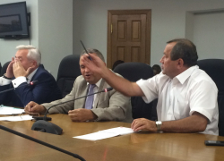 Сергей Рудаков провоцирует дефицит открепительных удостоверений на выборах в Воронежской области