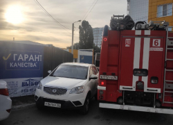 Припаркованные машины перегородили дорогу спасателям, спешащим на вызов в Воронеже