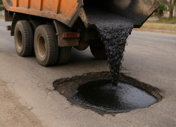 7,5 тыс. тонн асфальта заготовили для зимнего латания воронежских дорог