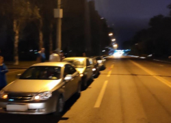 Воронежец одним ударом покалечил четыре автомобиля на светофоре 