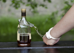 17-летний воронежец ограбил магазин ради двух бутылок коньяка