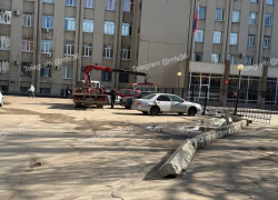 Эвакуаторы работают без остановки: студенты воронежского вуза пожаловались на исчезновение парковки