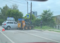 Последствия ДТП иномарки с дорожниками сняли в Воронеже 