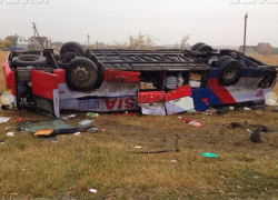 В перевернутом автобусе в Ростовской области пострадала жительница Воронежской области
