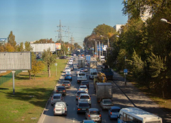 Чем занимаются водители в пробках, выяснили в Воронеже