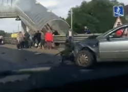 Последствия страшного столкновения Audi и маршрутки под Воронежем попали на видео