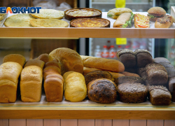 Килограммы просроченного хлеба нашли в Воронежской области 