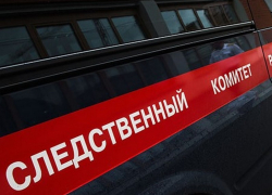 Тело 57-летнего мужчины нашли под окнами больницы в Воронеже