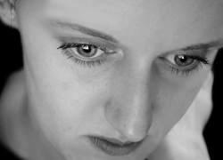 Воронежская продавщица напоила подруг на украденные у  начальника деньги