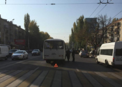 Маршрутка сбила воронежца на переходе