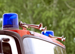 В воронежском микрорайоне Тенистый утром огонь уничтожил баню и жилой дом