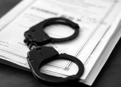 Мужчина табуреткой отправил пенсионеров из Воронежской области в больницу 