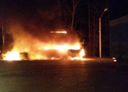 «Дэу Нексия» влетела в ПАЗик, после чего автобус загорелся: есть жертвы