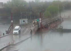 Снижение уровня воды привело к открытию понтонного моста в воронежском Шилово