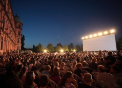 Воронежцам под открытым небом бесплатно покажут фильм о любви