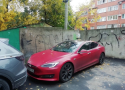 Зарядку Tesla среди российской действительности увидели в Воронеже