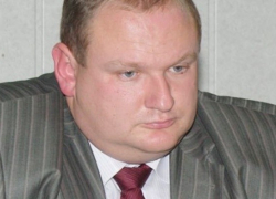 Депутата гордумы Крутских забивают в телефоне как «Дмитрий Массаж» и «Папик с Альштадта»