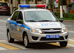 Автомобилистка на «Ленд Крузере» протаранила «Ладу Весту» в Воронеже