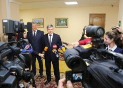 Александр Гусев запутал журналистов и не стал рассказывать о своих первых шагах на посту мэра