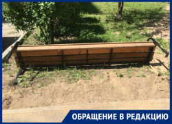 Воронежцы сообщили о падении лавки на ребенка