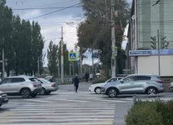 Все светофоры внезапно отключились на большом перекрёстке в Воронеже 