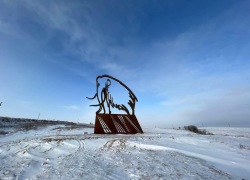 Огромная скульптура мамонта появилась в селе Костенки Воронежской области