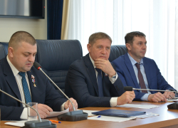 Увеличены размеры окладов нескольким городским депутатам и мэру Воронежа 