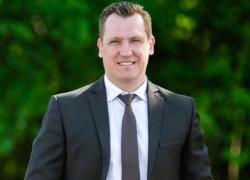 Воронежский депутат и многодетный отец Артем Рымарь отмечает 44-летие