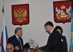 Юрию Мишанкову подогнали корабль ко дню рождения