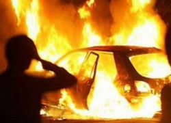 Воронежец сжег неправильно припаркованный автомобиль 
