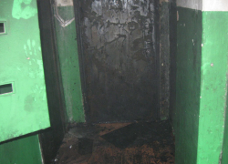 Обидчивый рецидивист в Воронеже поджег дверь соседа