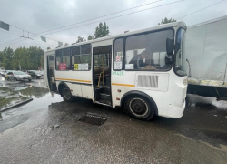 Девятилетняя девочка попала в больницу после ДТП с маршруткой и грузовиком в Воронеже 