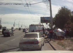 В сети появилось видео с ДТП на ВОГРЭСе, в котором погибла женщина