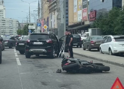 Двухколесную причину пробки в центре Воронежа показали на видео 