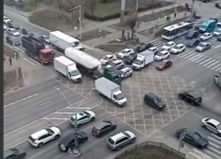 Стала известна причина мощного дорожного коллапса в понедельник в Воронеже