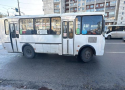 Автобус сбил женщину на светофоре в Воронеже