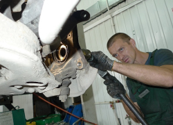 Мастер воронежского автосервиса сдал машину клиента на металлолом 