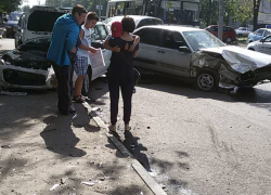 Воронежцы сообщили, как в стельку пьяный водитель снес три машины на «встречке»
