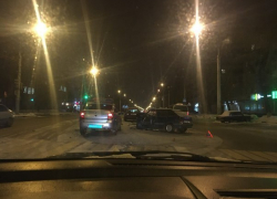 Последствия массового ДТП с микроавтобусом в Воронеже попали на видео