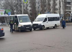 Перевозчик отрицает гонки в ДТП с маршрутками-конкурентами в Воронеже