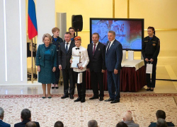 Сенатор Сергей Лукин принял участие в награждении детей-героев