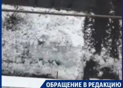 Последствия схода огромной наледи сняли в центре Воронежа