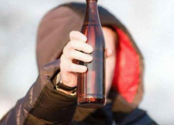 Воронежскую продавщицу поймали на продаже пива 16-летней девочке