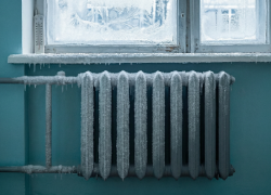 В одной из комнат или в отдельной квартире нет отопления, куда обращаться?