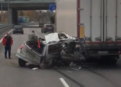 Последствия смертельного ДТП с Mitsubishi и фурой сняли под Воронежем 