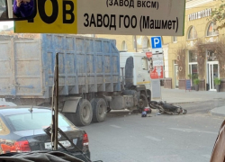 Мотоциклист пострадал в ДТП с грузовиком в центре Воронежа