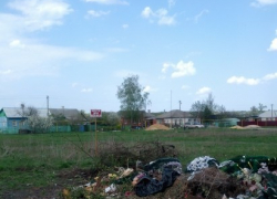 В Семилуском районе чиновники отказались вывозить мусор на полигон и закопали его в землю (ФОТО)